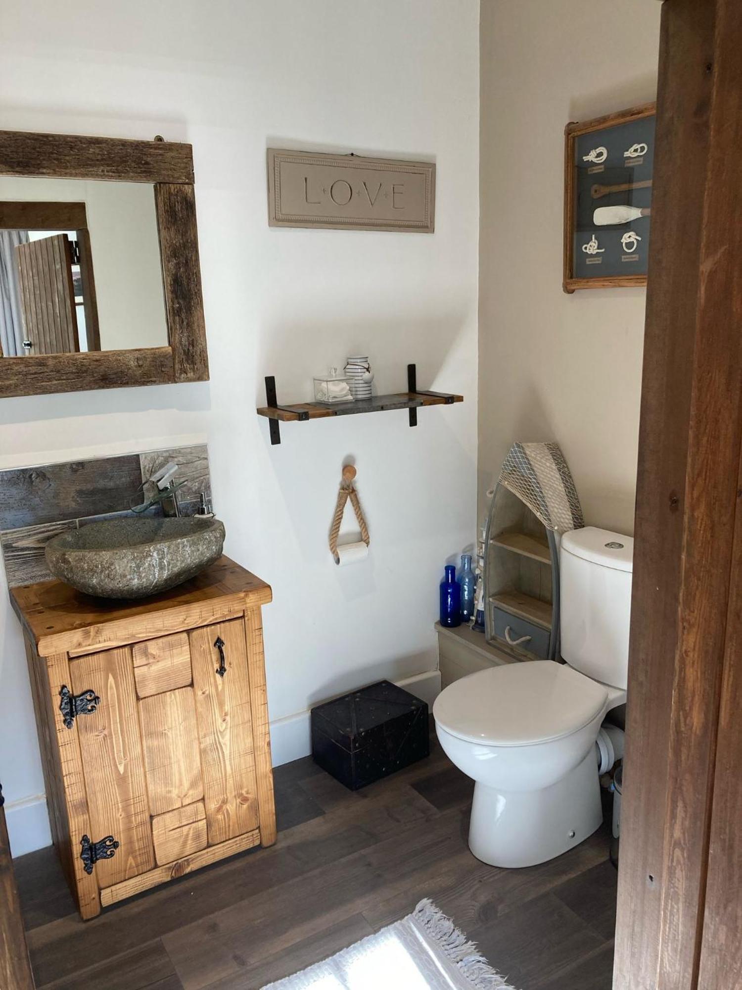 Guest Suite At 31 Little England Milborne Saint Andrew Ngoại thất bức ảnh